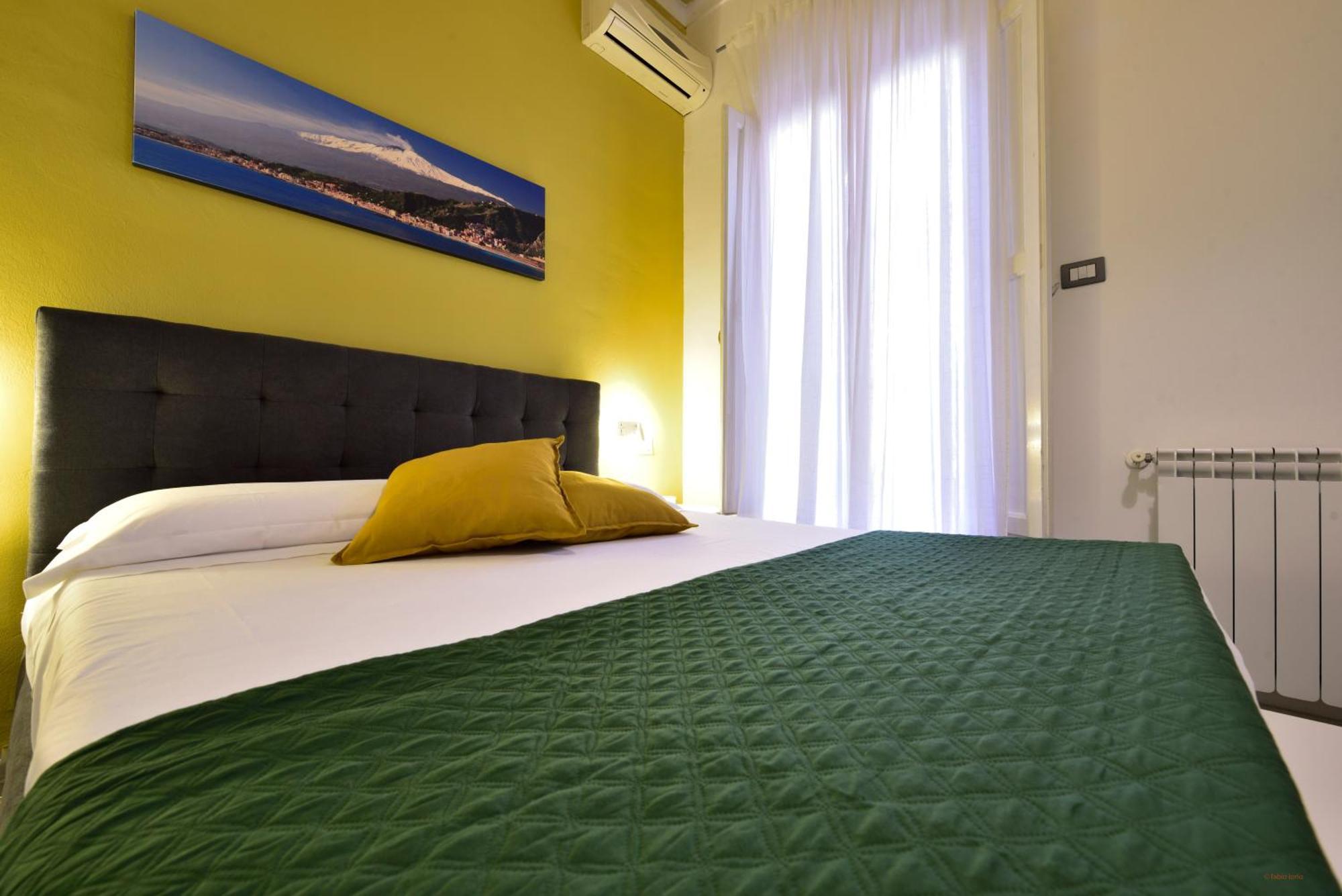 Casa Vacanze Italia Catania Bagian luar foto