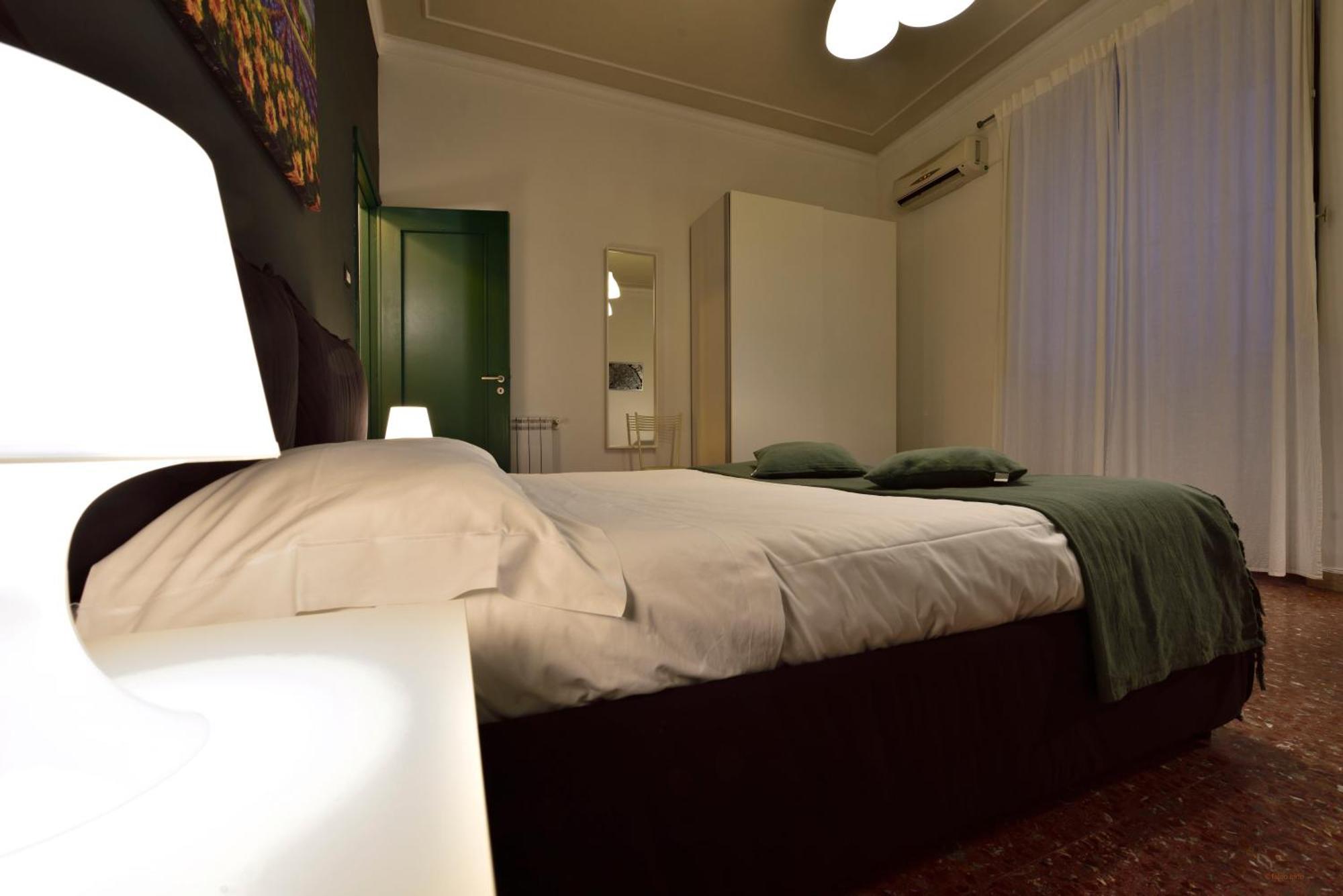 Casa Vacanze Italia Catania Bagian luar foto